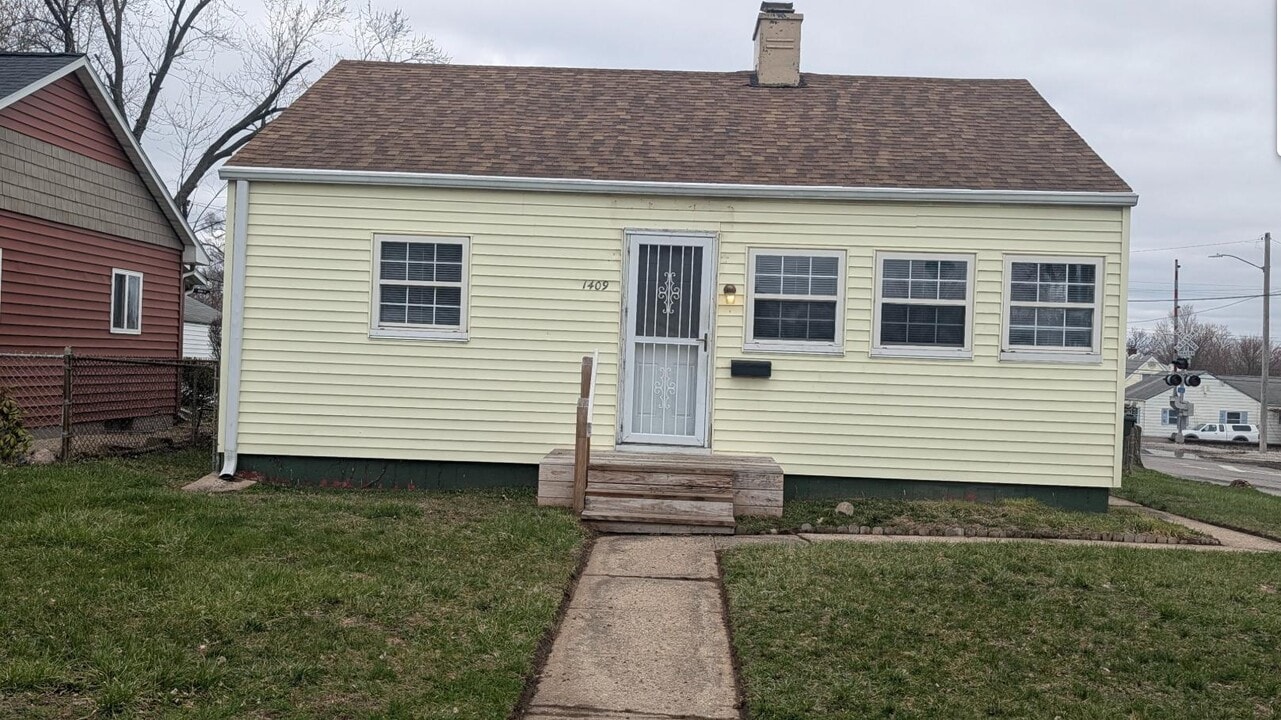 1409 E Dubail Ave in South Bend, IN - Building Photo