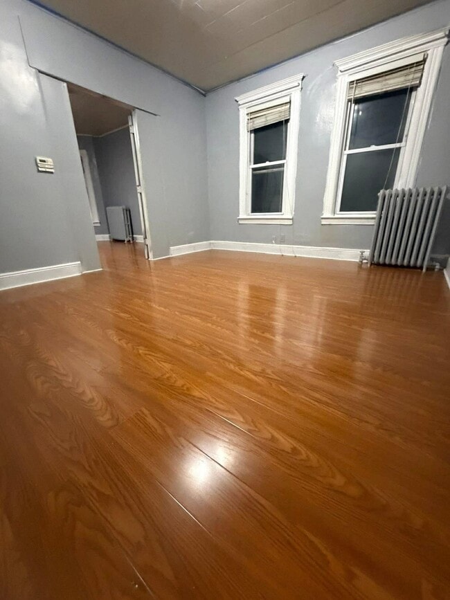 84 W 9th St in Bayonne, NJ - Foto de edificio - Building Photo