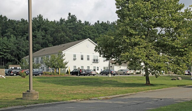 600 Main St in Bolton, MA - Building Photo - Building Photo