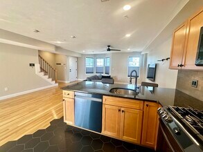 32 Parker St in Boston, MA - Building Photo - Building Photo