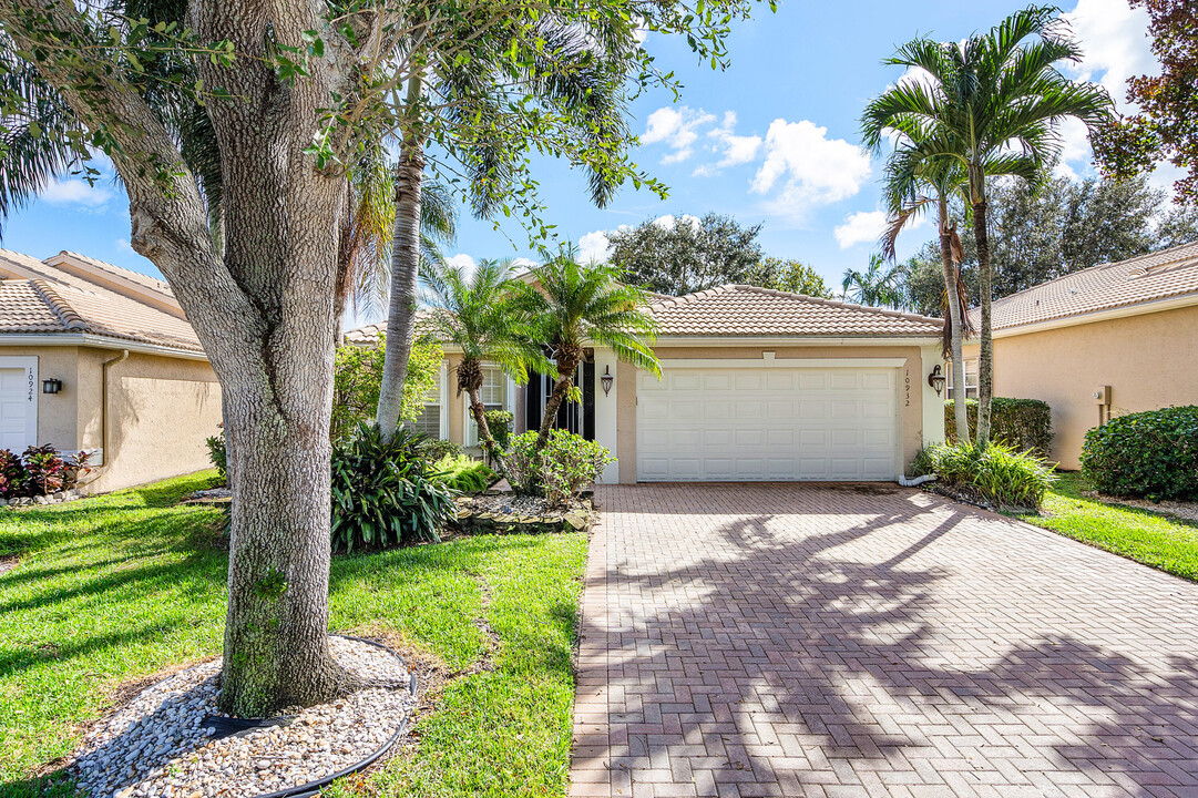 10932 Skyland Point in Boynton Beach, FL - Building Photo