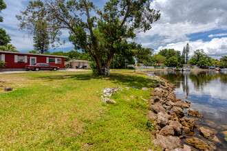 6690 10th Avenue Ter S in St. Petersburg, FL - Building Photo - Building Photo