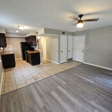 9203 E 53rd Terrace in Raytown, MO - Building Photo - Building Photo