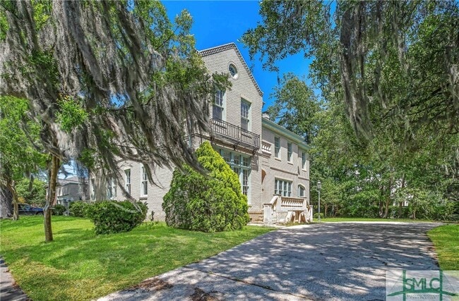 624 E Victory Dr in Savannah, GA - Building Photo - Building Photo