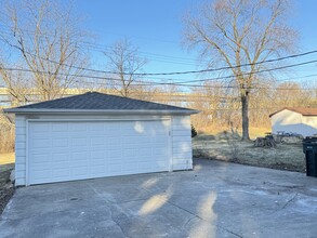 10204 W Bungalow Pkwy in West Allis, WI - Building Photo - Building Photo