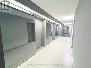 2550 Lawrence Ave E in Toronto, ON - Building Photo - Building Photo