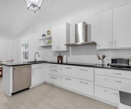 1100 El Rado St in Coral Gables, FL - Building Photo - Building Photo