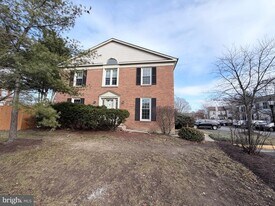 5900 Parenham Way in Alexandria, VA - Building Photo