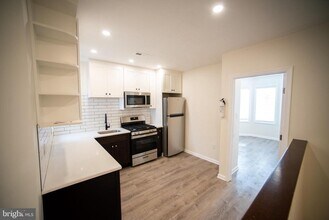 2049 Snyder Ave in Philadelphia, PA - Building Photo - Building Photo