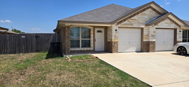 4302 Hunters Pl Dr in Killeen, TX - Building Photo - Building Photo