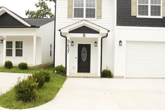 3637 Guess Rd, Unit Unit B in Durham, NC - Foto de edificio - Building Photo