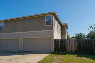 14116 Harris Ridge Blvd in Pflugerville, TX - Building Photo - Building Photo
