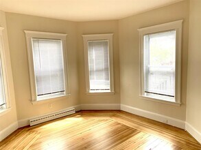 70 Conwell Ave in Somerville, MA - Building Photo - Building Photo