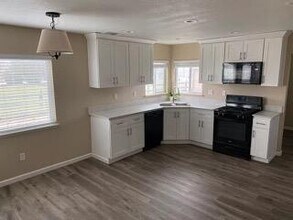 15162 S McCall Ave in Kingsburg, CA - Building Photo - Building Photo