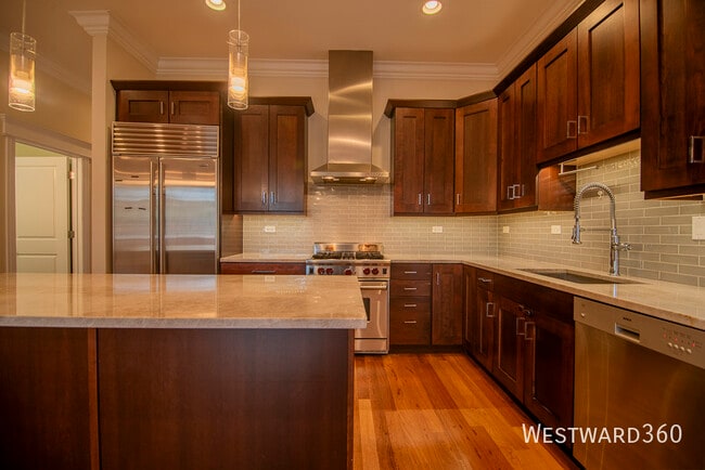 property at 639 W Briar Pl