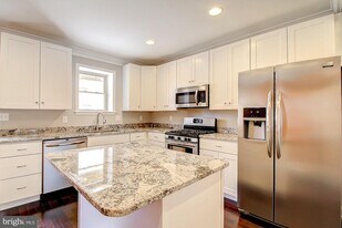 3014 E Baltimore St in Baltimore, MD - Building Photo