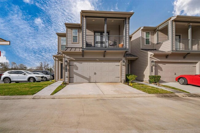 10968 Cannes Memorial Dr in Houston, TX - Building Photo - Building Photo