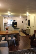 19843 SW Santee Ct in Tualatin, OR - Building Photo - Building Photo