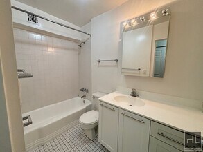 EAST 36 STREET, Unit LOBD0A0 in New York, NY - Building Photo - Building Photo