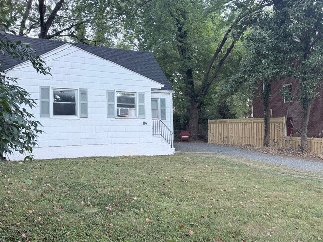 114 S Lee St in Falls Church, VA - Building Photo - Building Photo