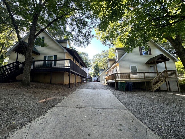 223 Derby St in Athens, GA - Building Photo - Building Photo