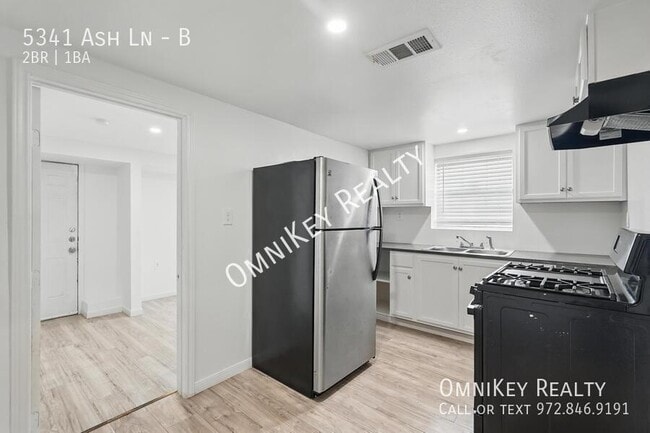5341 Ash Ln in Dallas, TX - Building Photo - Building Photo