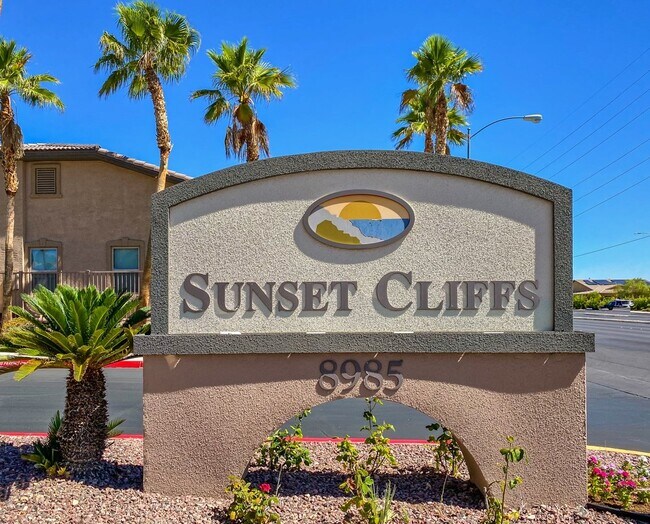 8985 S Durango Dr in Las Vegas, NV - Building Photo - Building Photo