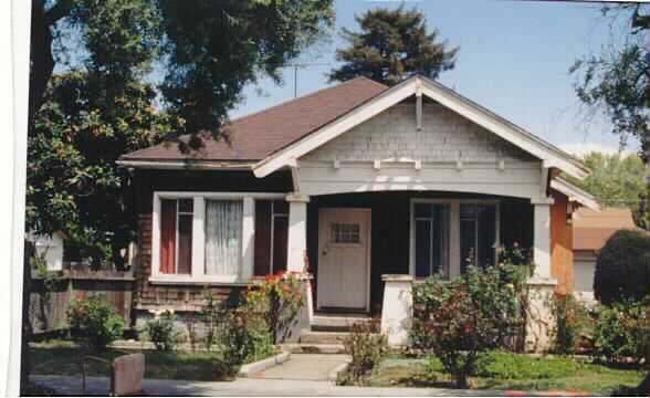 230 N Delaware St in San Mateo, CA - Foto de edificio - Building Photo