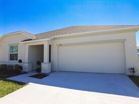 423 Taft Dr in Davenport, FL - Building Photo