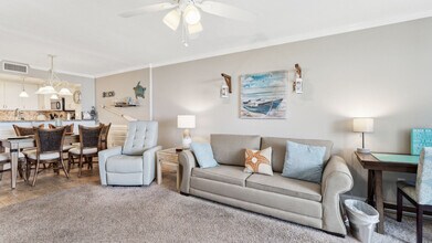 7205 Thomas Dr-Unit -ID1056203P in Panama City Beach, FL - Foto de edificio - Building Photo