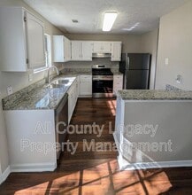 5702 Wells Cir in Stone Mountain, GA - Building Photo - Building Photo