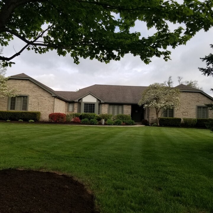3563 Stonebrooke Ln in Maumee, OH - Foto de edificio