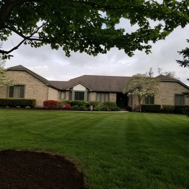 property at 3563 Stonebrooke Ln