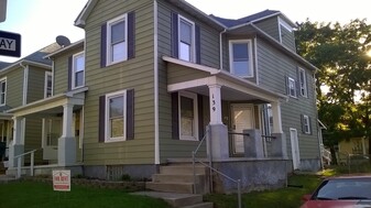 141-141 Edgar Ave