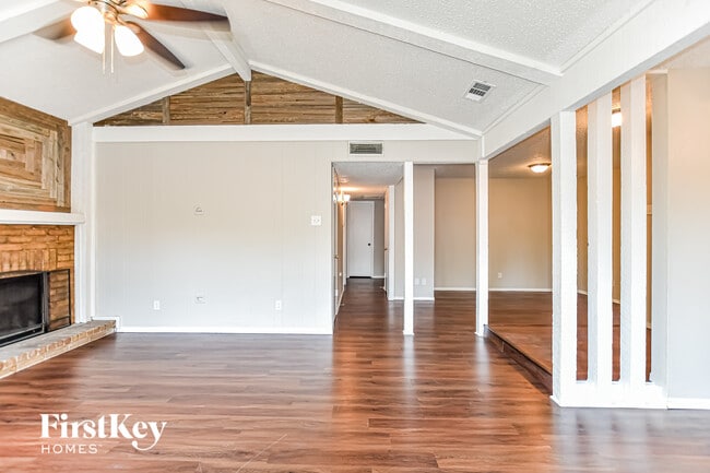 710 Ravencroft Dr in Garland, TX - Building Photo - Building Photo