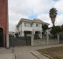 1717 Winon Apartments