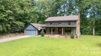 2038 Toms Creek Rd in Marion, NC - Building Photo