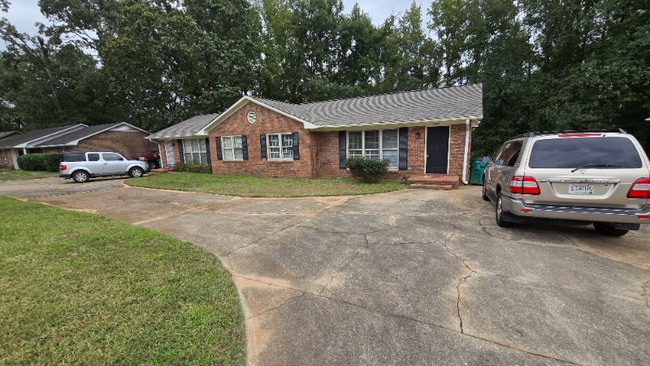105 Colebrook Ct