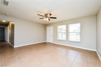 18608 Sebring Rd in Ft. Myers, FL - Building Photo - Building Photo