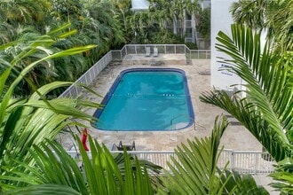 1080 99th St in Bay Harbor Islands, FL - Building Photo - Building Photo