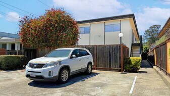 2509 Bartlett St in Oakland, CA - Building Photo