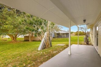 4667 SE Salvatori Rd in Stuart, FL - Building Photo - Building Photo
