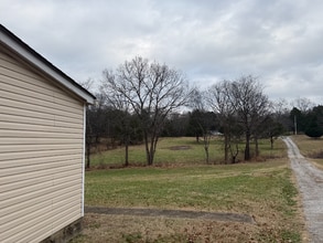 2182 Posey Hill Rd in Mount Juliet, TN - Foto de edificio - Building Photo