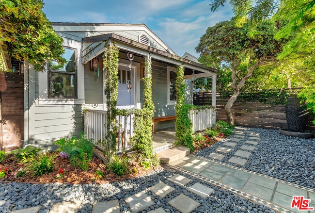 property at 1014 Oakwood Ave