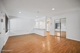 110 Amberly Dr in Englishtown, NJ - Building Photo - Building Photo