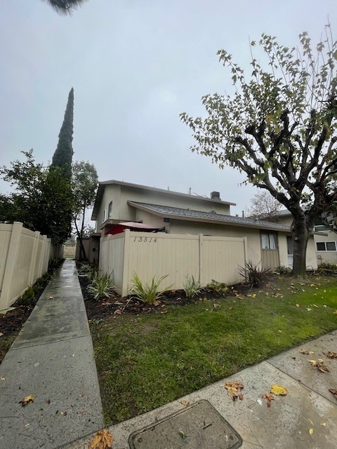 13514 Village Dr in Cerritos, CA - Building Photo - Building Photo