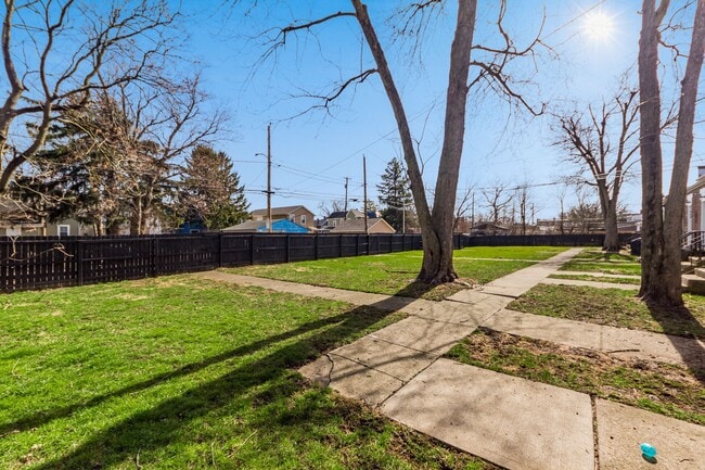 958-976-976 S Champion Ave in Columbus, OH - Building Photo - Building Photo