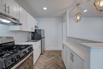 43 Cottage St in South Orange, NJ - Building Photo - Building Photo