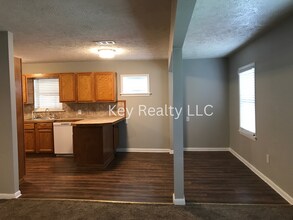 2016 Clover Ln in Alexandria, LA - Building Photo - Building Photo