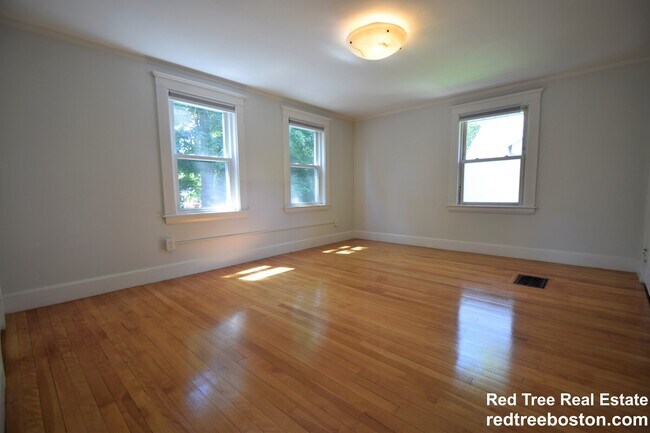 20 Oak Ter in Newton, MA - Foto de edificio - Building Photo